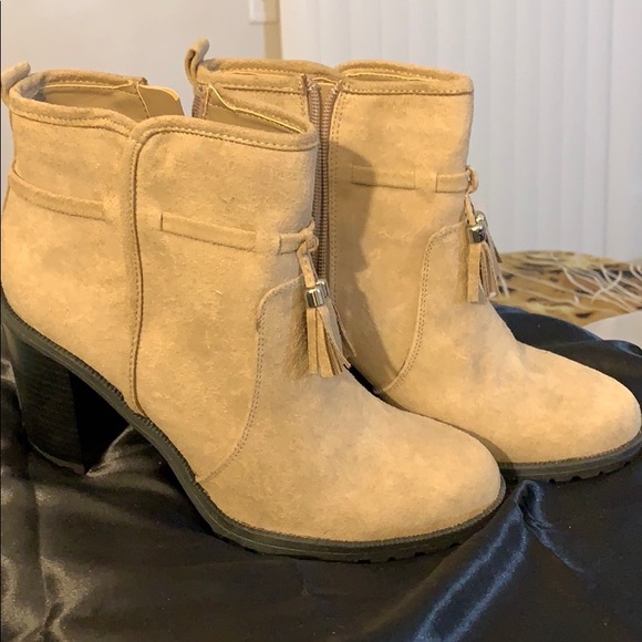 JACLYN. SMITH - Picture 5 of 7